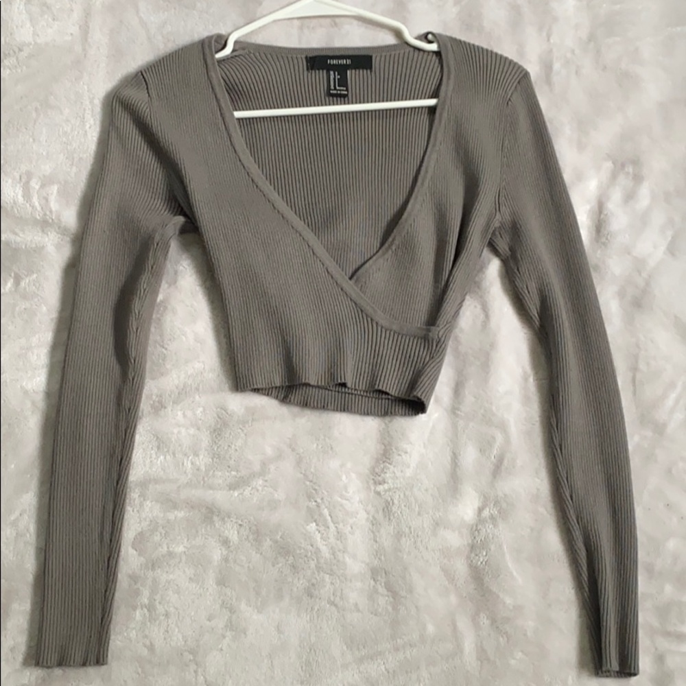 Grey cropped sweater
